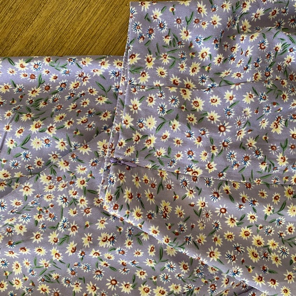 Cute floral midi skirt 🌸 - Picture 2 of 2